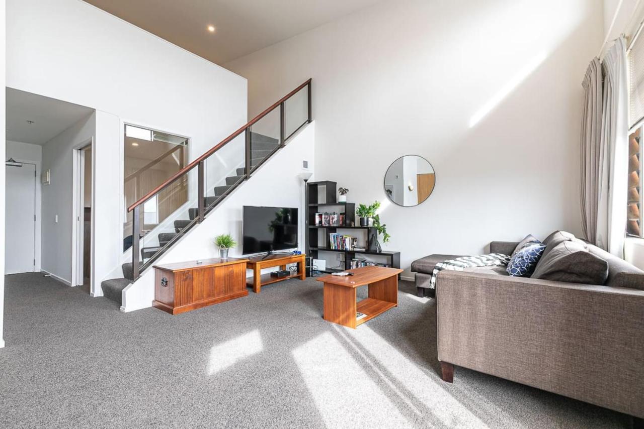 Roomy High-Ceiling Loft Apartment - Free Parking! أوكلاند المظهر الخارجي الصورة