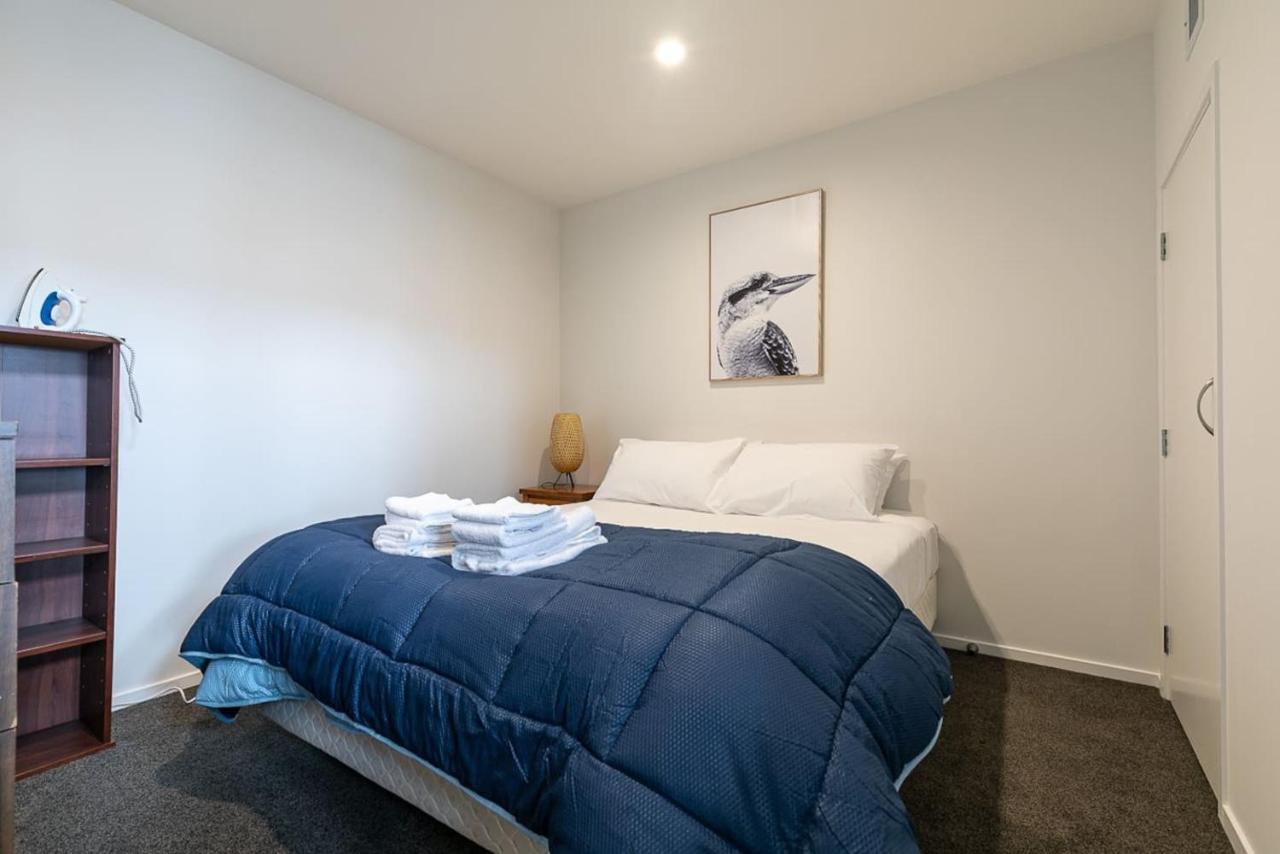Roomy High-Ceiling Loft Apartment - Free Parking! أوكلاند المظهر الخارجي الصورة